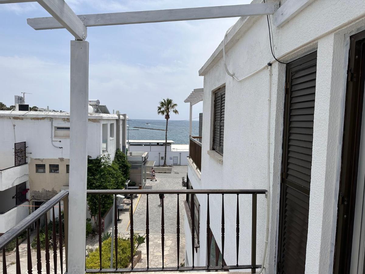 Seaside Apartments Пафос Екстериор снимка